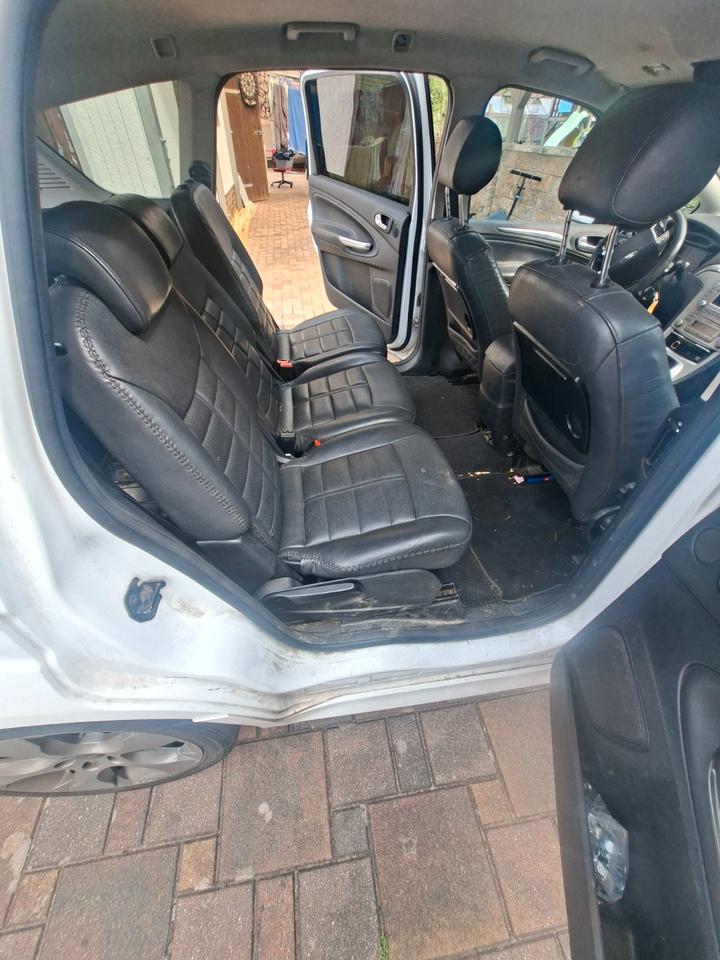 Ford S-Max 2010 — photo 8