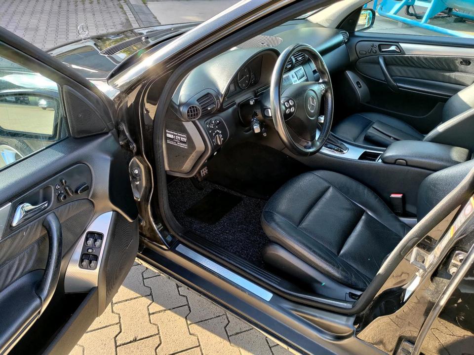 Mercedes Benz C 350 2006 — photo 11