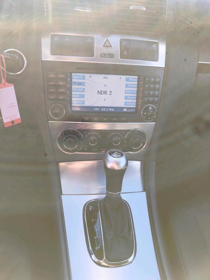 Mercedes Benz C 350 2006 — photo 15