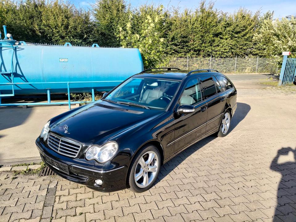 Mercedes Benz C 350 2006 — rear view
