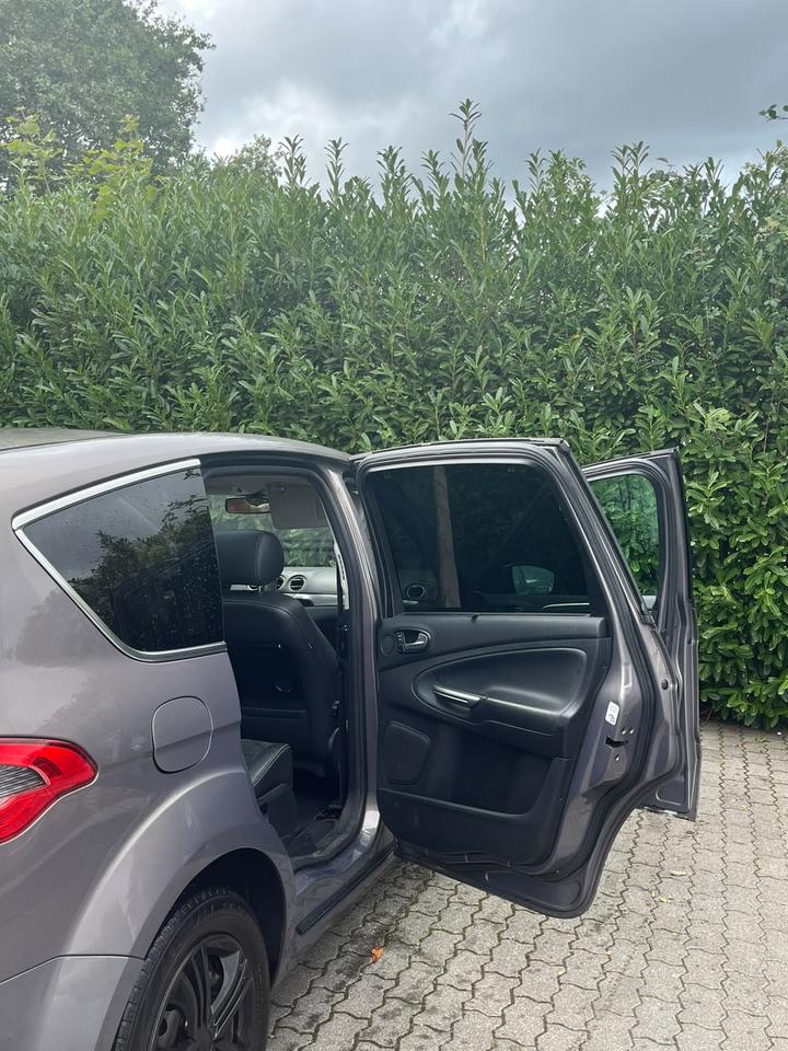 Ford S-Max 2012 — photo 14