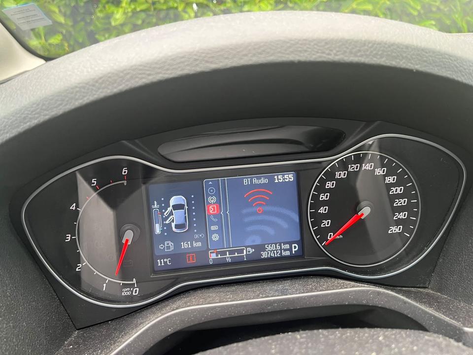 Ford S-Max 2012 — interior