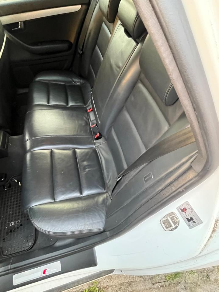 Audi A4 2008 — photo 12