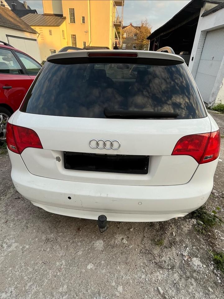 Audi A4 2008 — engine