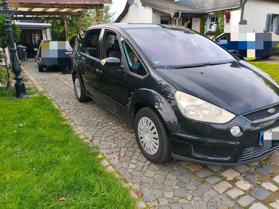 Ford S-Max 2008 — rear view
