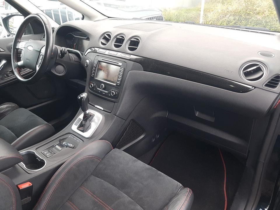 Ford S-Max 2011 — photo 12
