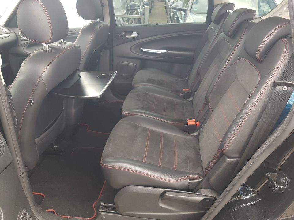 Ford S-Max 2011 — photo 13