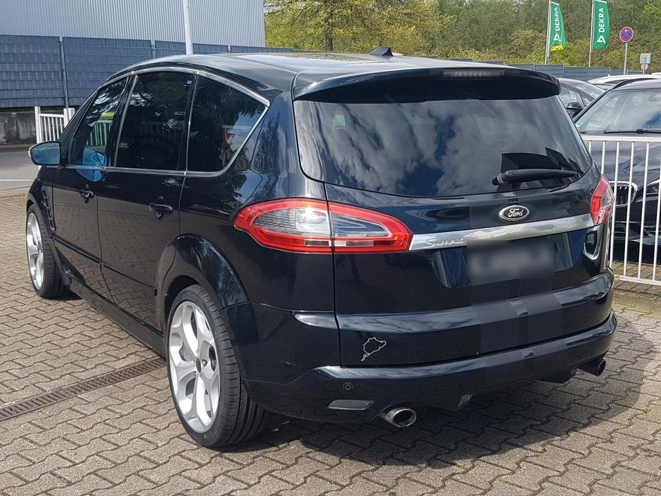 Ford S-Max 2011 — rear view
