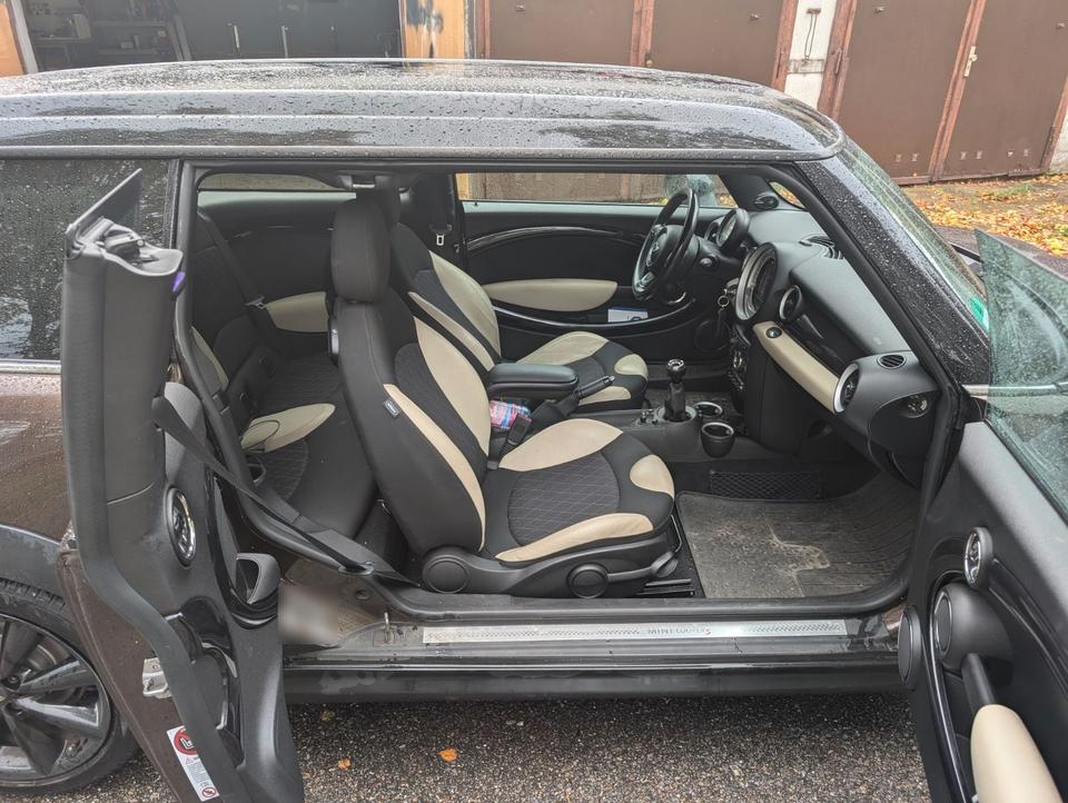 Mini Cooper S Clubman 2010 — interior