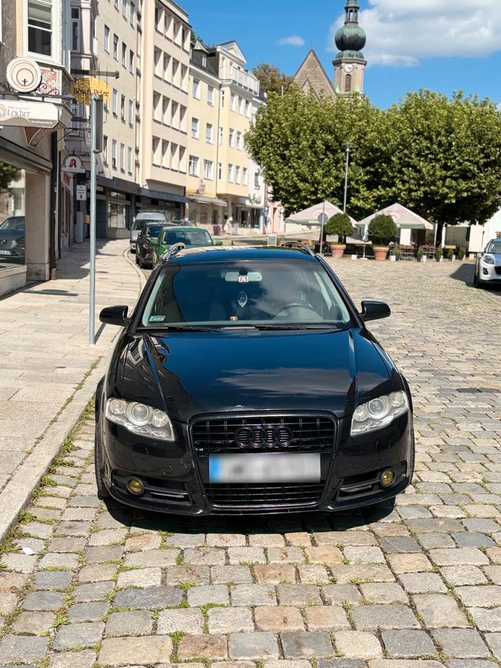 Audi A4 2006 — салон