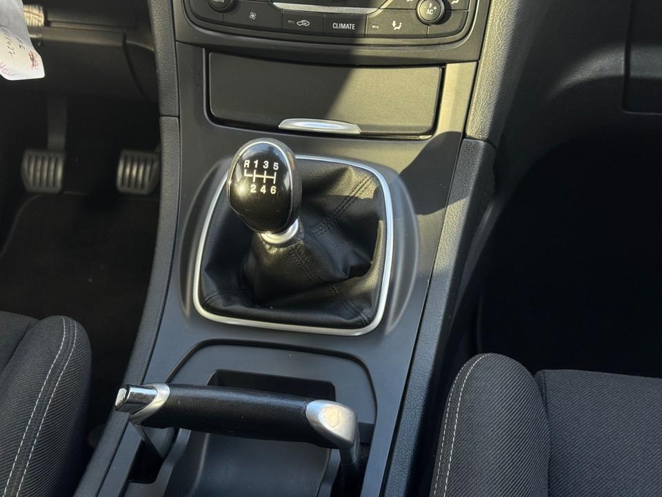 Ford S-Max 2013 — photo 10