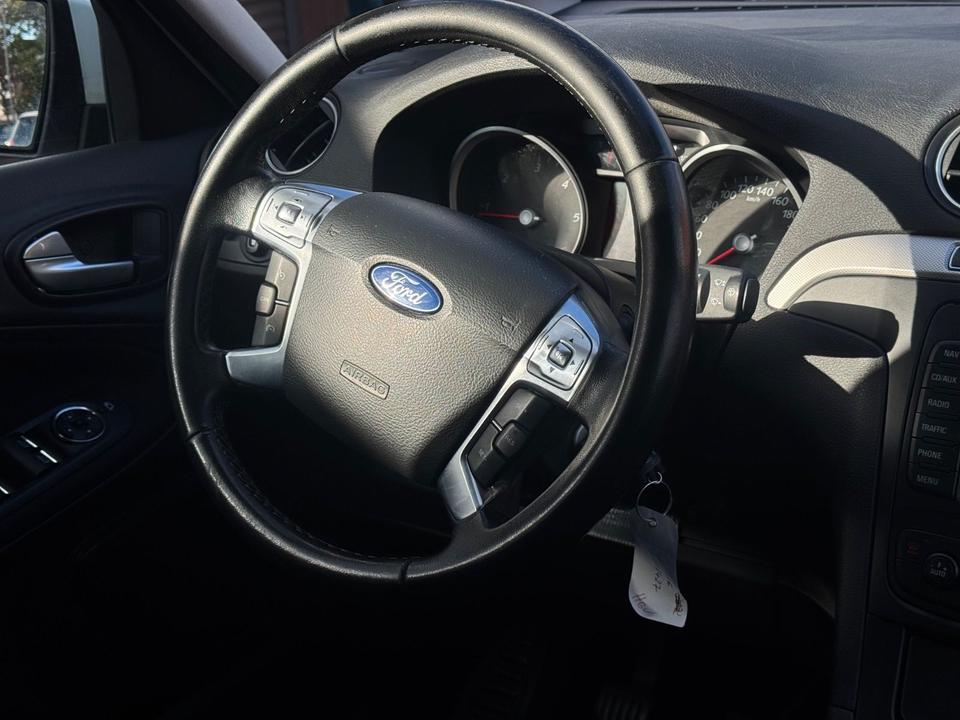 Ford S-Max 2013 — photo 12