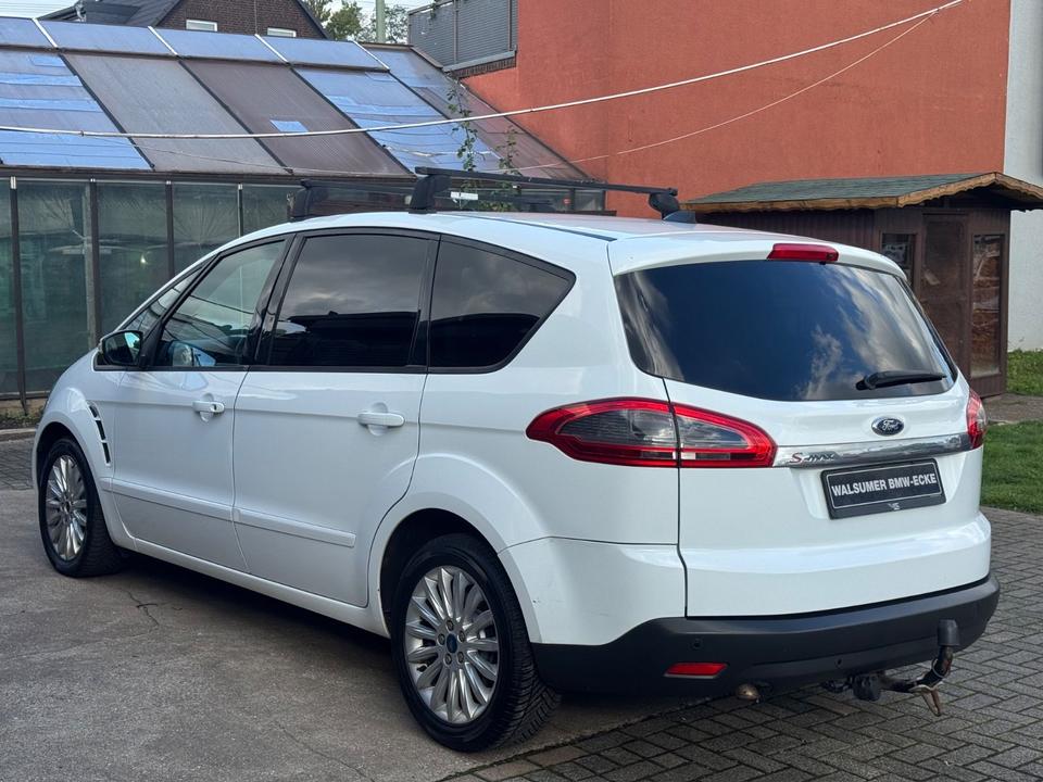 Ford S-Max 2013 — photo 16