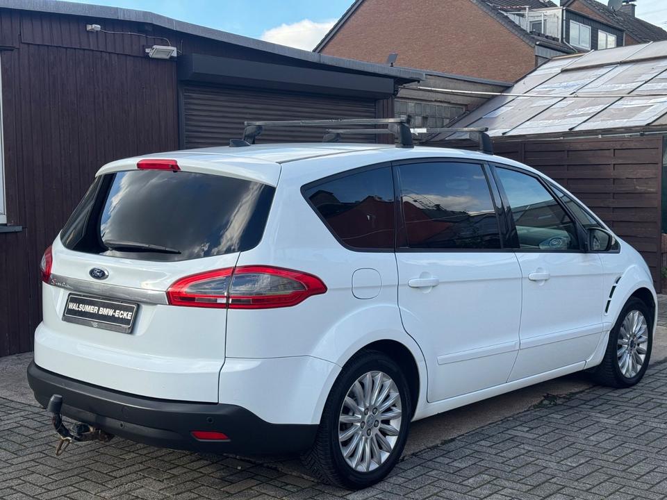 Ford S-Max 2013 — photo 18