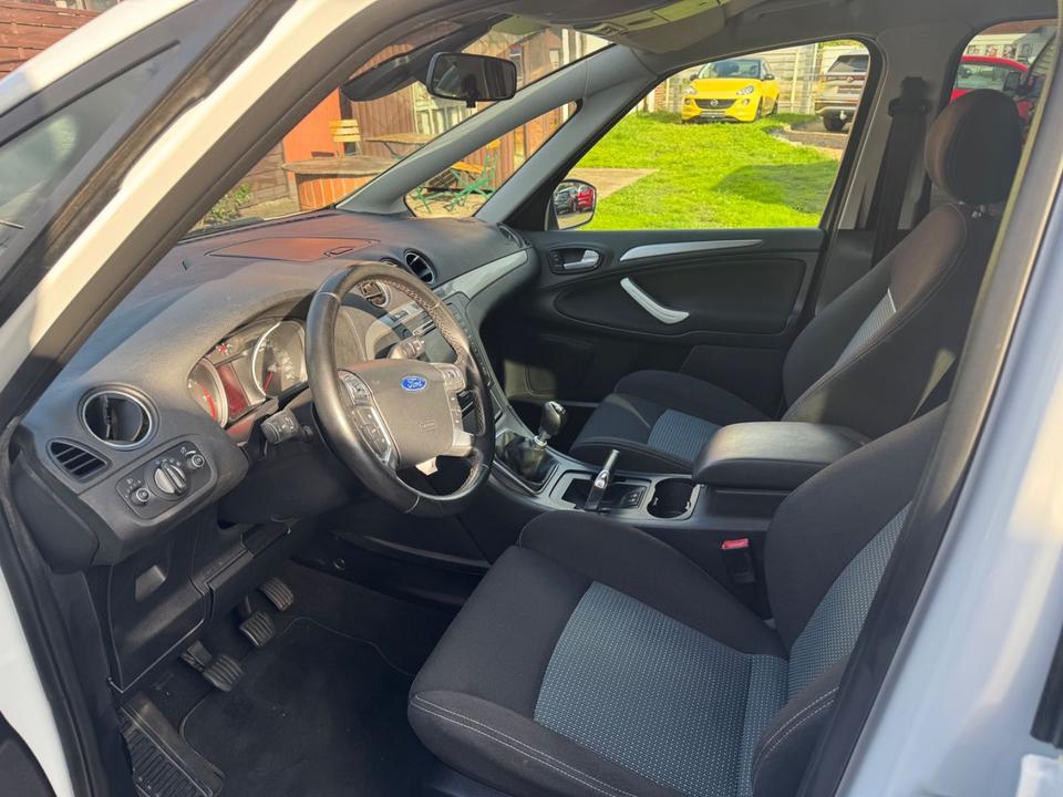 Ford S-Max 2013 — engine