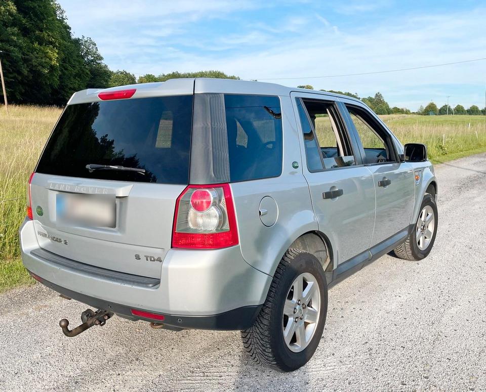 Land Rover Freelander 2008 — вигляд ззаду