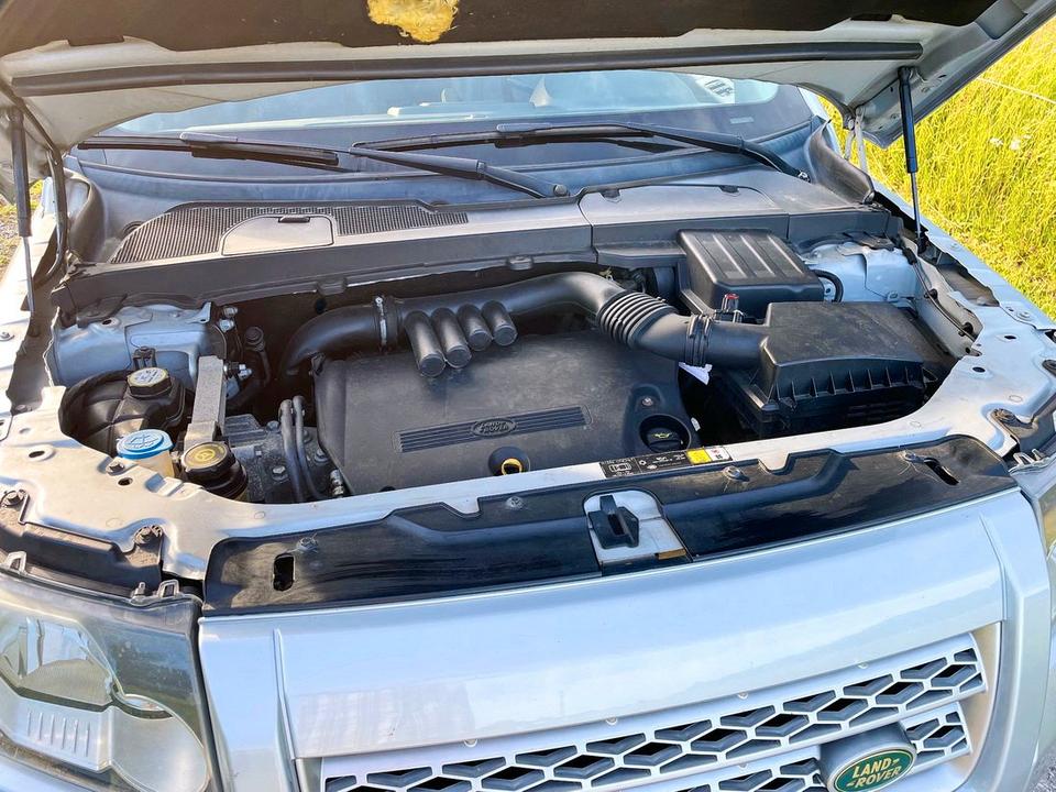 Land Rover Freelander 2008 — двигун