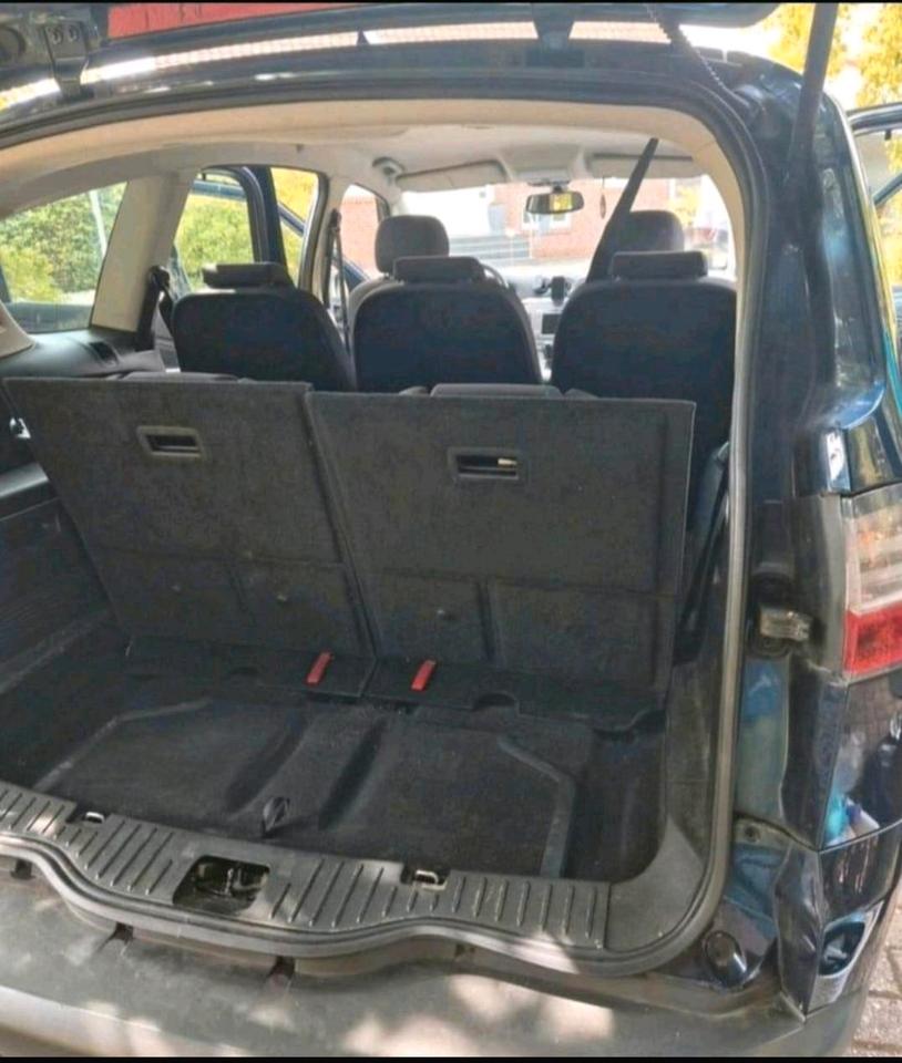 Ford S-Max 2007 — rear view