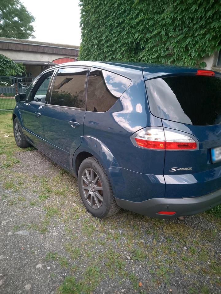 Ford S-Max 2009 — interior