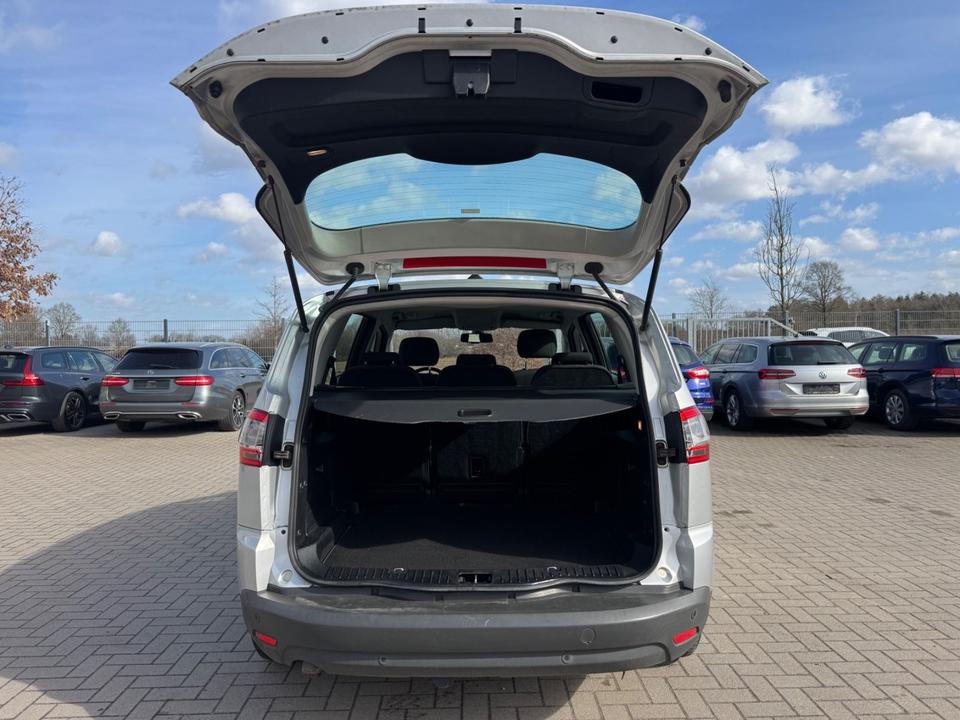 Ford S-Max 2013 — photo 13