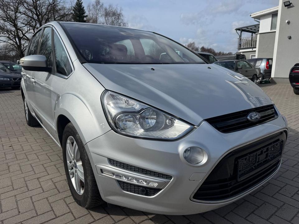 Ford S-Max 2013 — interior