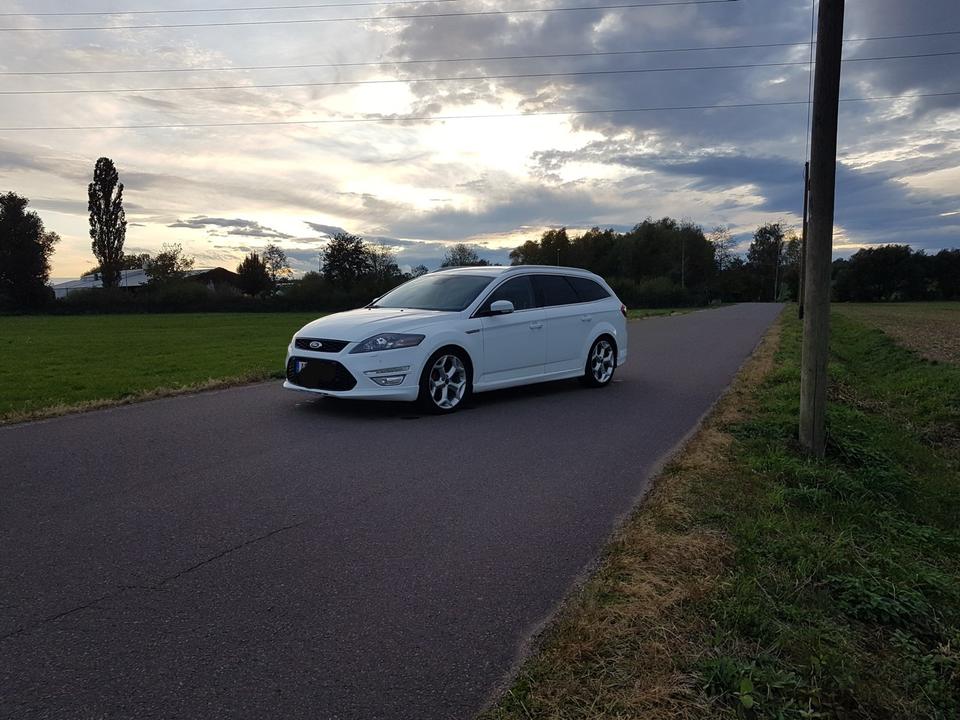 Ford Mondeo 2014 — rear view