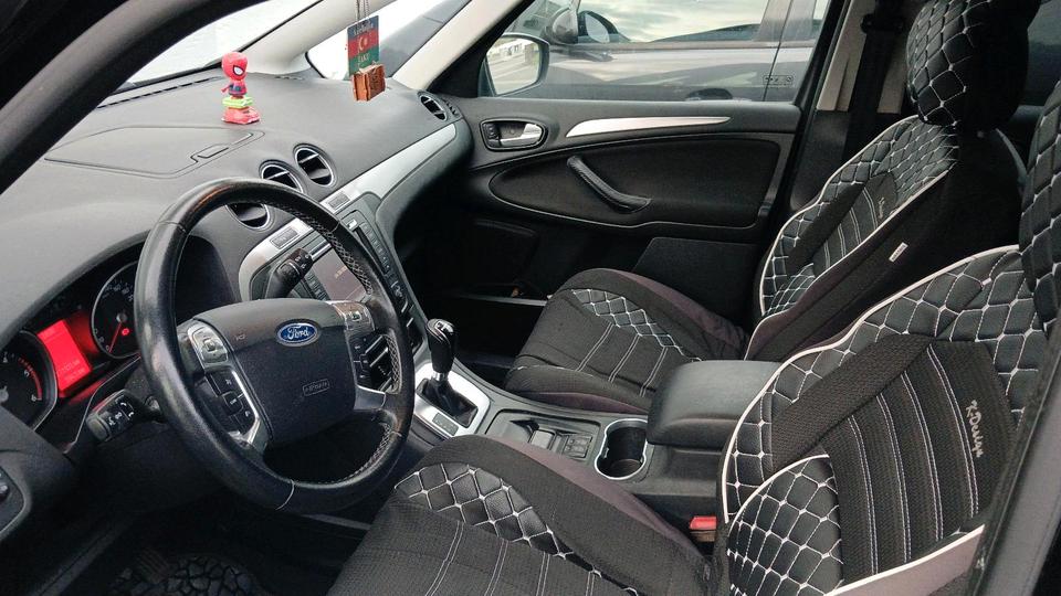 Ford S-Max 2014 — interior