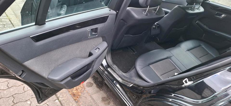 Mercedes Benz E 220 2012 — photo 12