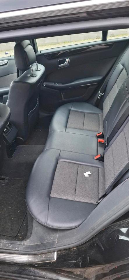 Mercedes Benz E 220 2012 — photo 14