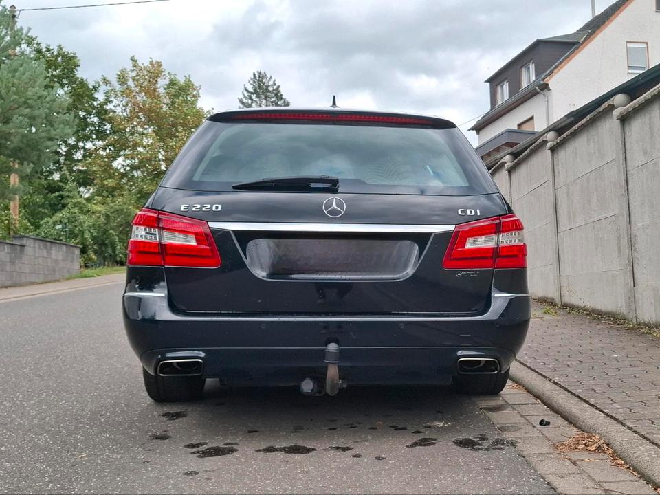 Mercedes Benz E 220 2012 — photo 5