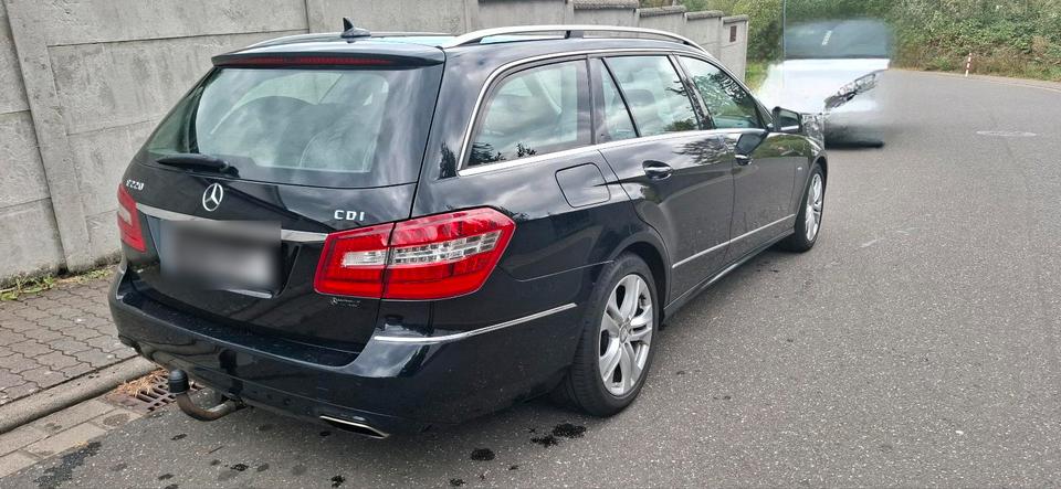 Mercedes Benz E 220 2012 — photo 6