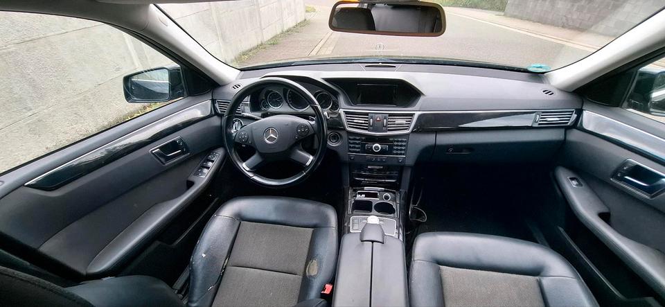 Mercedes Benz E 220 2012 — photo 9