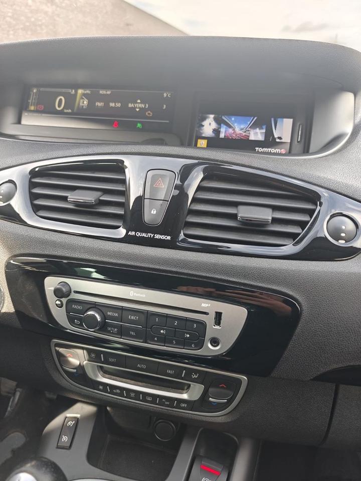 Renault Scenic 2012 — photo 7