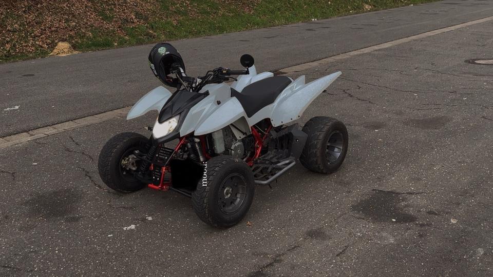Weitere Motorräder Triton 450, 2011