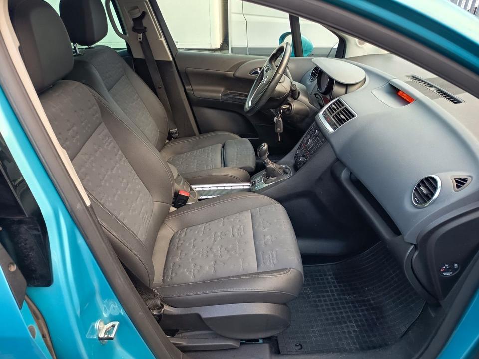 Opel Meriva 2012 — photo 11