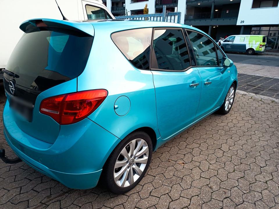 Opel Meriva 2012 — engine