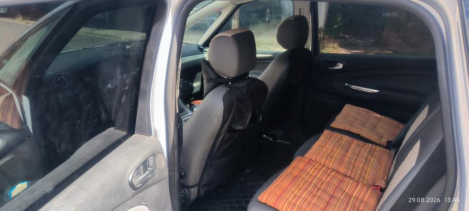 Ford S-Max 2011 — engine