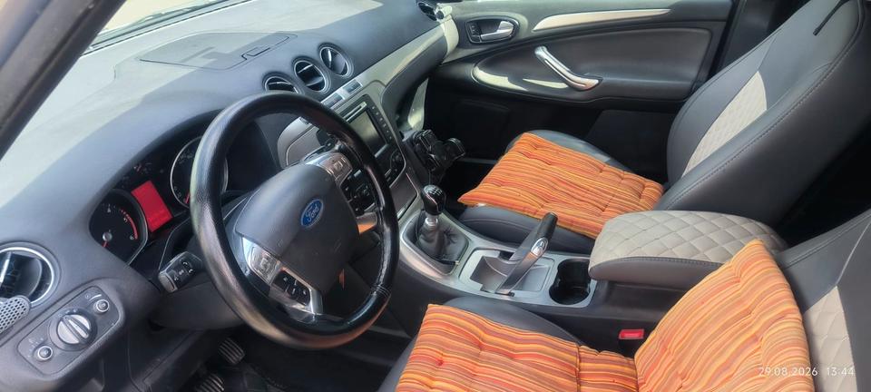 Ford S-Max 2011 — photo 5