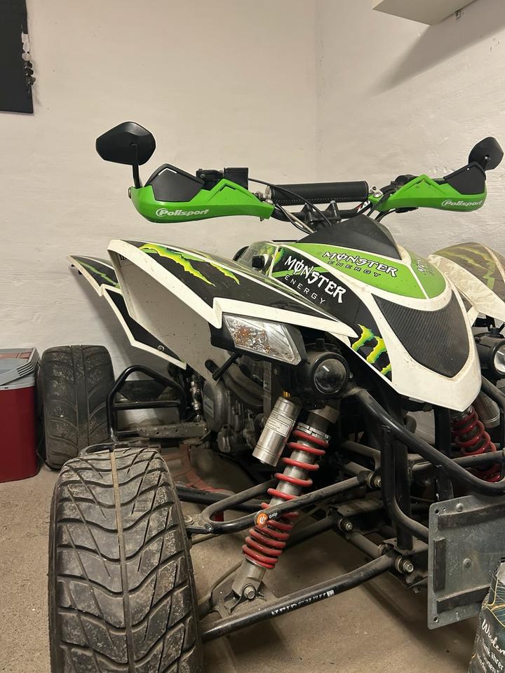 Weitere Motorräder grün/ schwarzes Quad, 2012