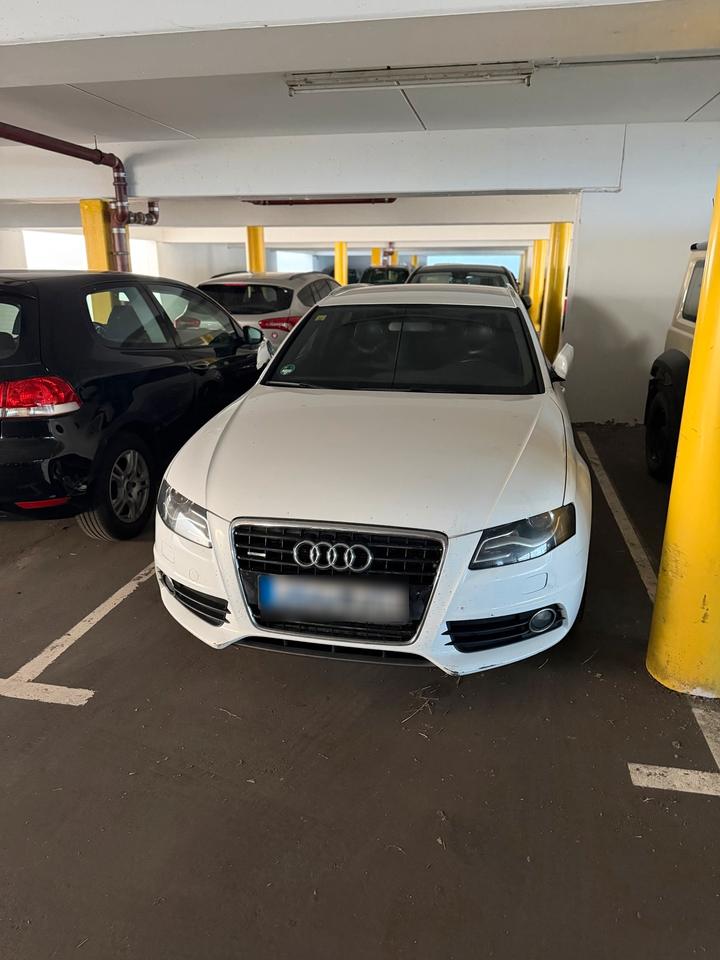 Audi A4 2010 — двигун