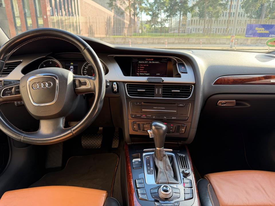 Audi A4 2011 — photo 7
