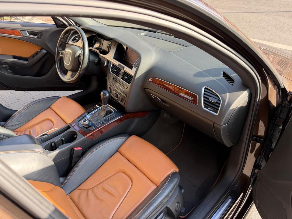 Audi A4 2011 — photo 9
