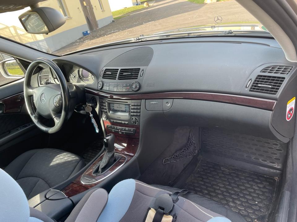 Mercedes Benz E 200 2005 — photo 14