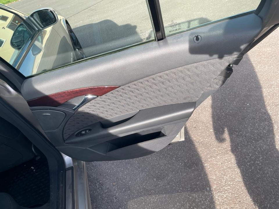 Mercedes Benz E 200 2005 — photo 16