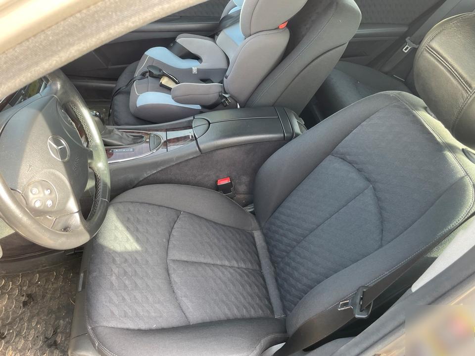Mercedes Benz E 200 2005 — photo 18
