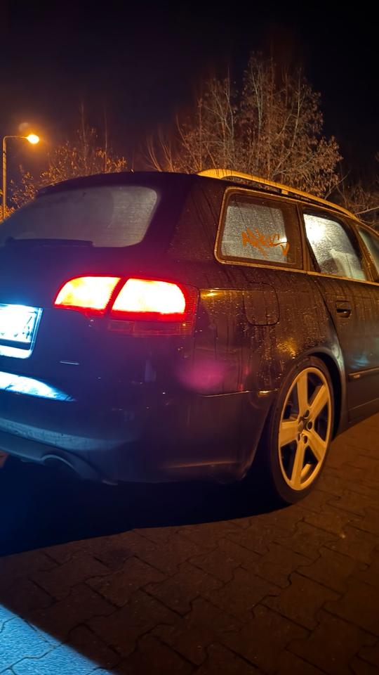 Audi A4 2007 — салон
