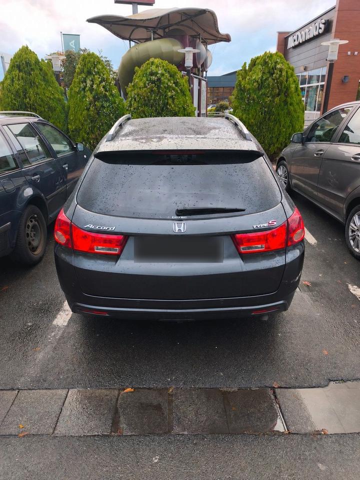 Honda Accord 2011 — салон