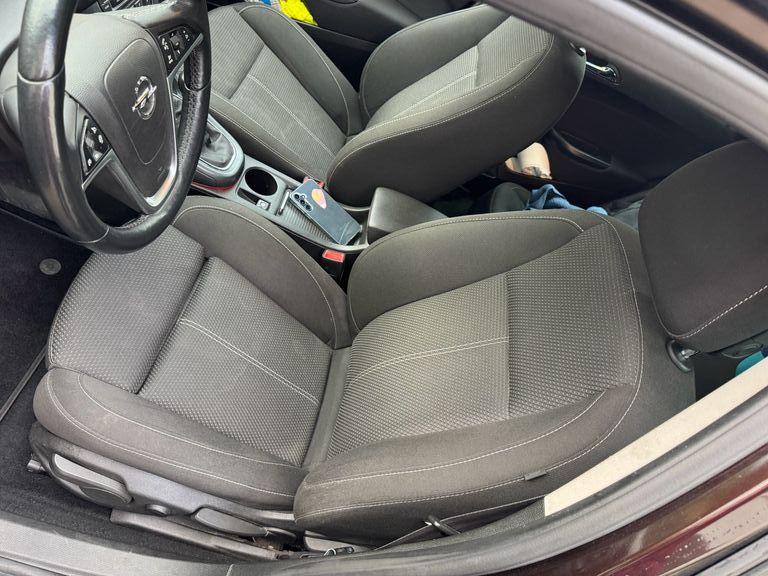 Opel Astra 2014 — rear view