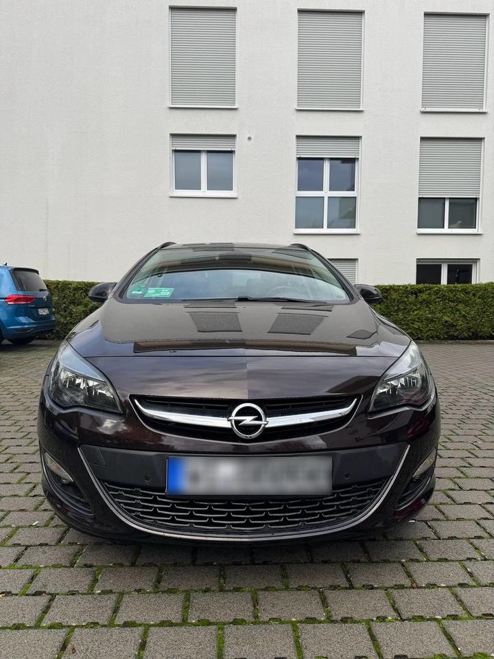 Opel Astra 2014 — photo 8