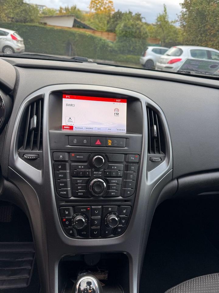 Opel Astra 2014 — photo 9
